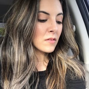 Meet your Posher, Hilary